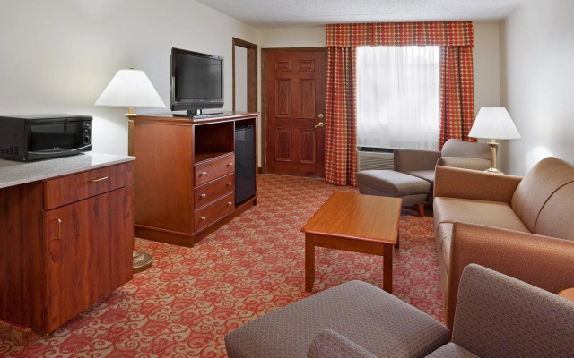 Holiday Inn Express Murrysville - Delmont by IHG