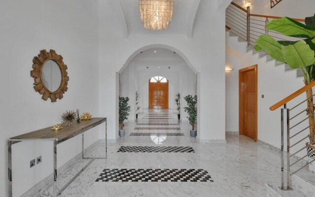 Luxury Villa w Dramatic Vw Private Beach Pool