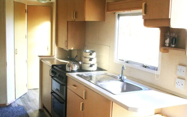 Lovely Bk Calypso Bluebird 6 Berth Holiday Caravan