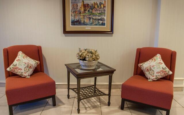 Holiday Inn Express Hotel & Suites Buffalo-Airport by IHG