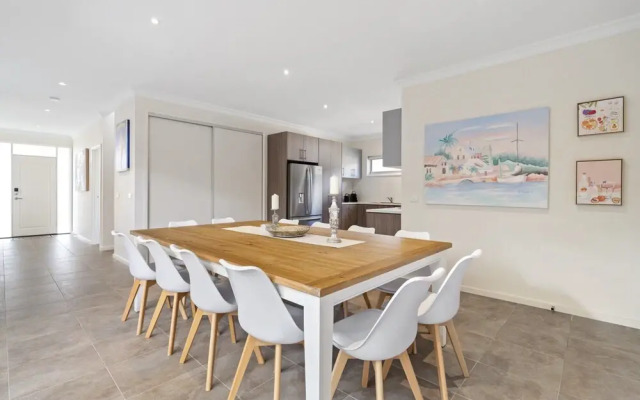 Seaside 3-bed Home, Direct Beach Access