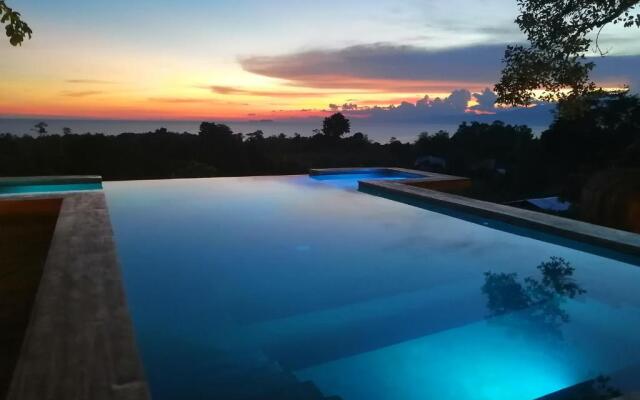Nakabalo Guesthouse & Restaurant