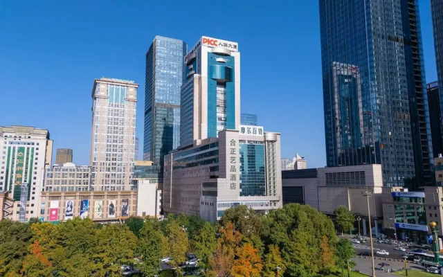 Hazens Hotel (Chengdu Chunxi Road, Tianfu Square)