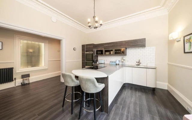 Cordis Apartment