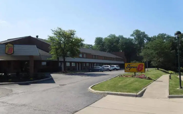 Super 8 Beachwood Cleveland Area