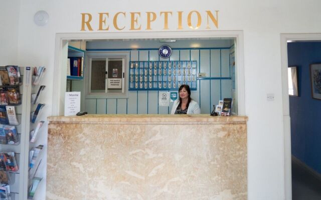 Mavina Hotel & Apartments