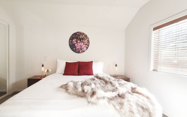 Lakefront Living - 4 Bedrm Apartmt Alpine Village