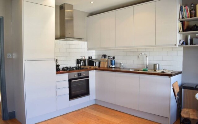 Stylish 2 Bedroom Flat In Finsbury Park