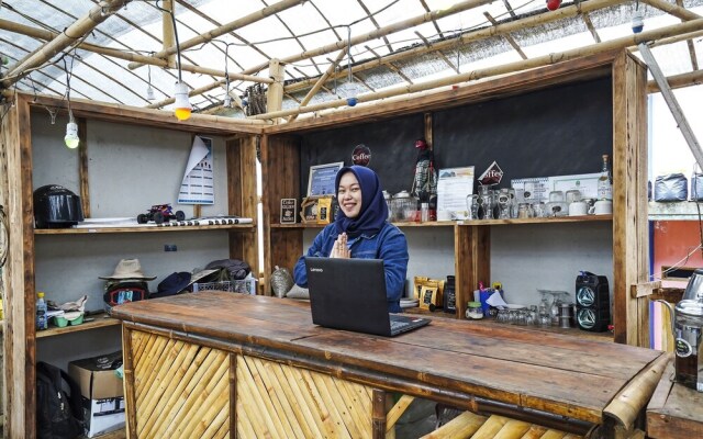 OYO Homes 90914 Eco Tourism Desa Cipada Bukit Senyum Homestay Syariah