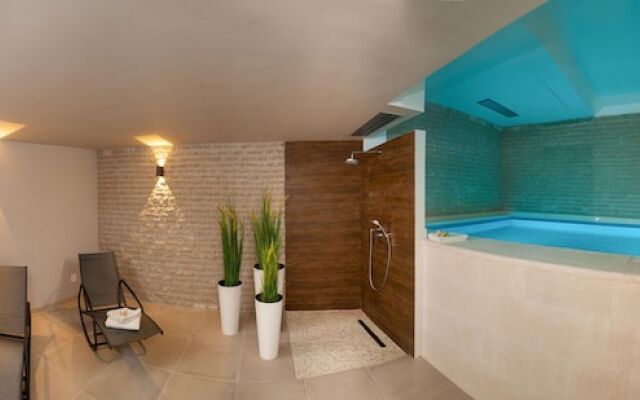 Villa More