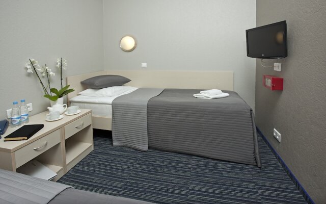 Comfort Hotel Air Express (Free Zone)