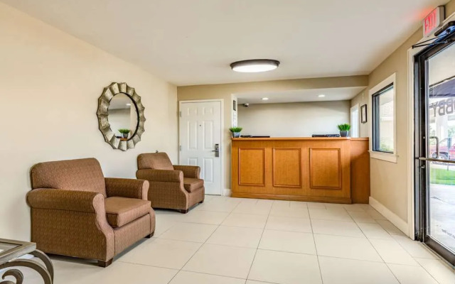 Rodeway Inn & Suites