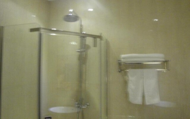 Mudanjiang Wan Zai Business Hotel