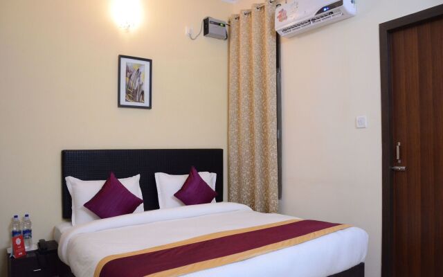 OYO 8448 Hotel Shyamal