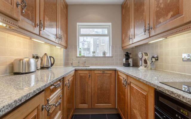 Luxury 2 Bedroom Property in Belgravia