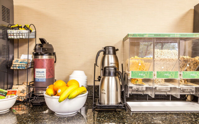 Comfort Inn & Suites Cleveland