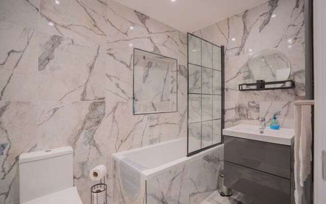 Stunning 3 Bedroom House-tottenham Stadium-parking