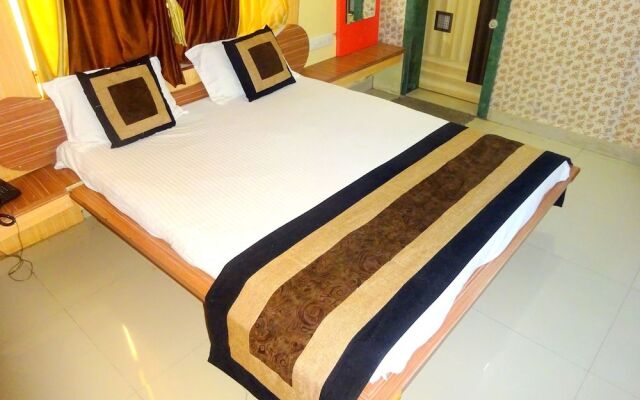Hotel Raj Palace by Sky Stays