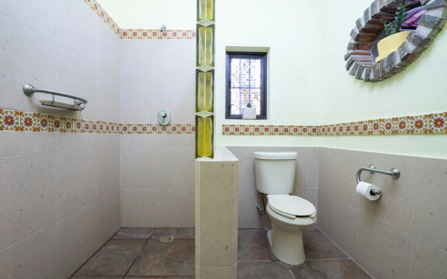 Cozy House with Pool and 3 Bedrooms