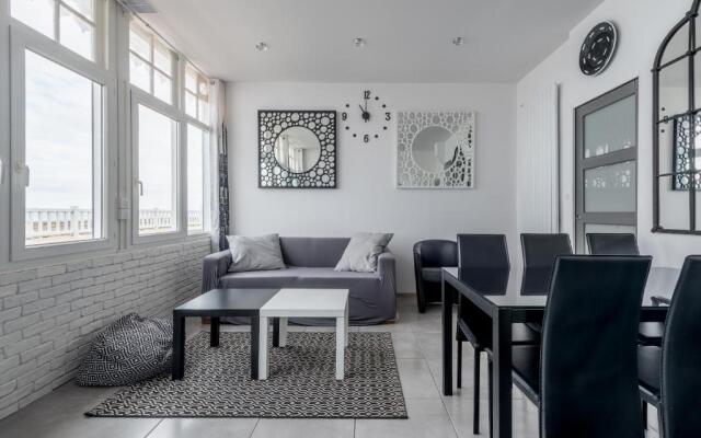 Appartement en front de mer avec terrasse et vue mer