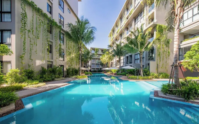 Diamond Condominium 2506
