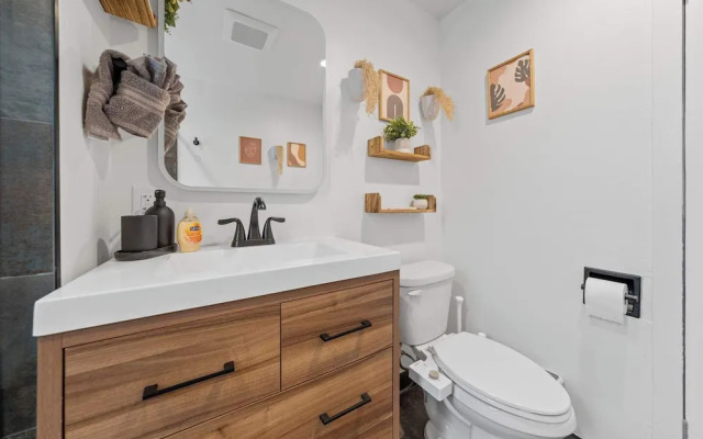 Tahoe City Retreat For 8!