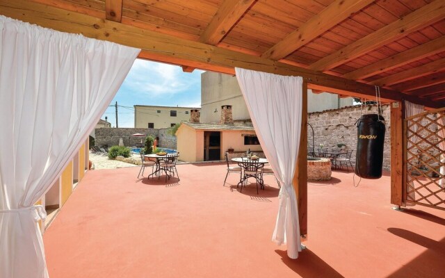 Amazing Home in Pakostane With Wifi and 5 Bedrooms