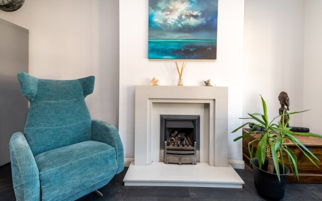 Modern 2Bd Riverside Flat In Fulham