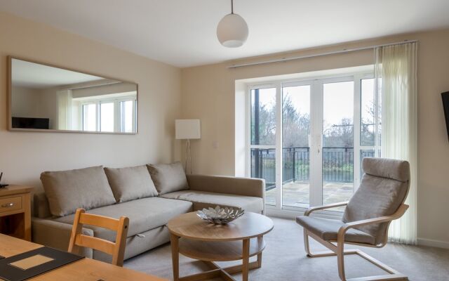 Luxury 2 Bed Riverside