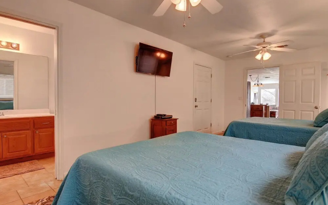 Gracelanda Ww C302 1 Bedroom Condo by RedAwning