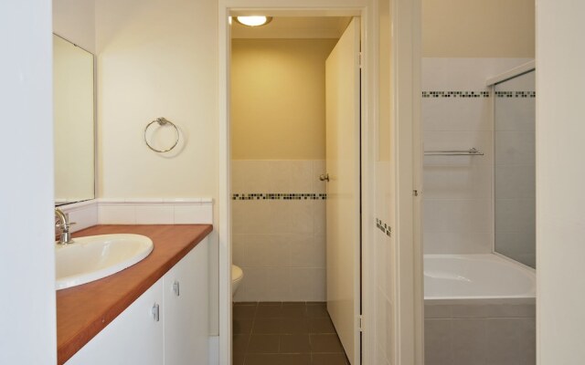 Bay Parklands, 3/2 Gowrie Avenue