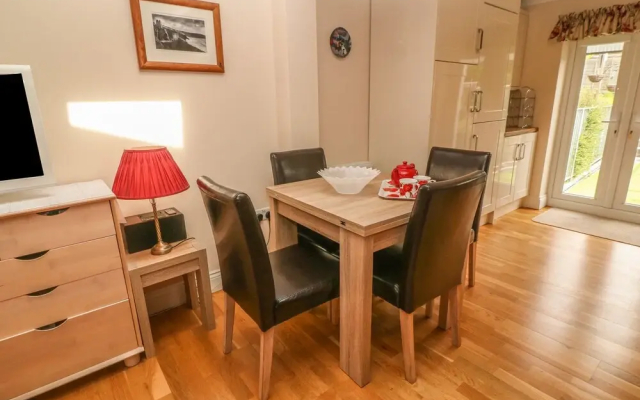 2 Riverside Cottages