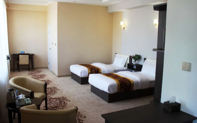 Tsetsen Khangai Hotel