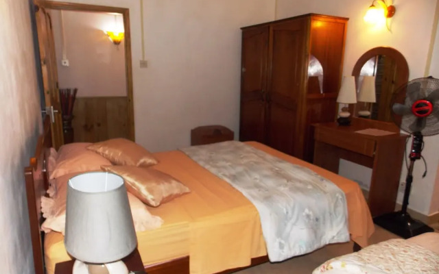 Le Manoir Guest House
