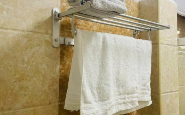 Cozy and low budget studio in a kilimani apartment