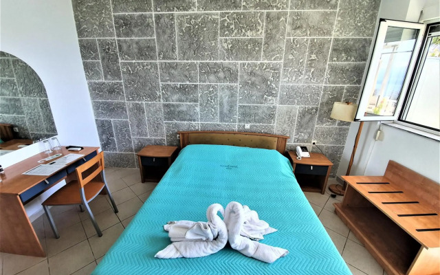 Porto Evia Boutique Hotel