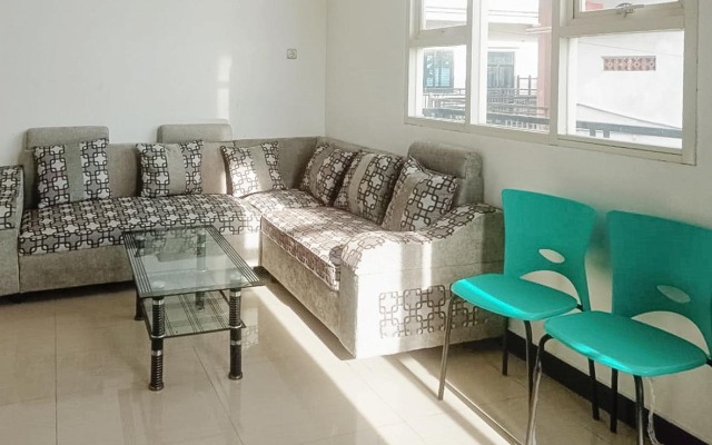 Grand Kencana Guesthouse near Wisata Bahari Lamongan