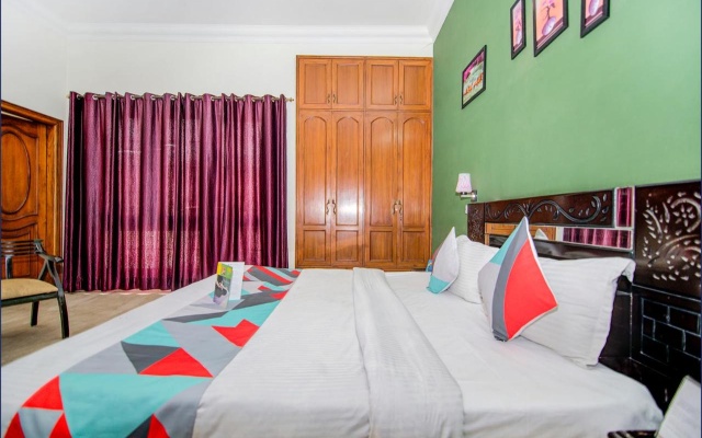 Hotel Ashray Noida