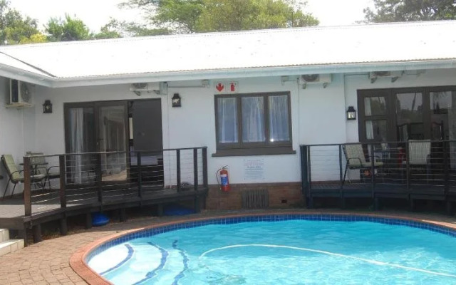 Riverside de Charmoy Estate Guest House