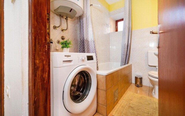 Nice Home in Rovanjska With 1 Bedrooms and Wifi