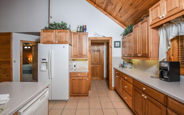 Rock Lodge Cabin 4 Bedroom House