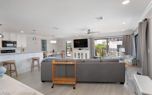 Gulfpointe by Pack and Relax