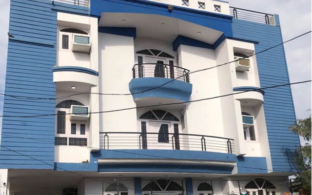 OYO 23109 Hotel Crossroads