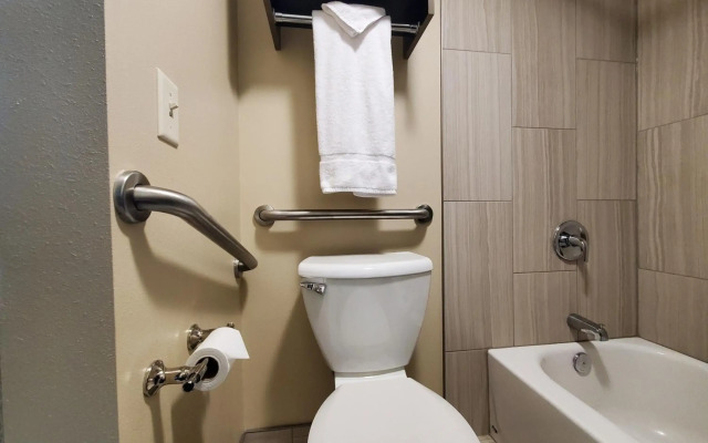 Crossroads Hotel & Watertown Event Center