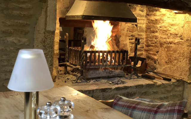 Horse & Groom - Upper Oddington