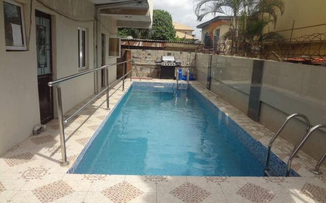 Kings Avenue Apartment