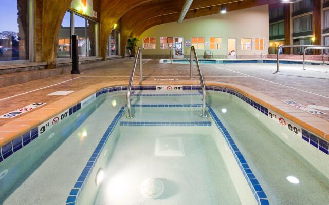 Holiday Inn Detroit Lakes by IHG