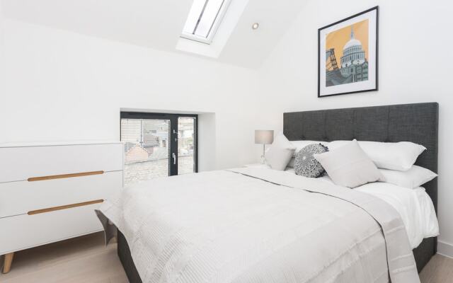 Modern, Brand New Townhouse in Bath