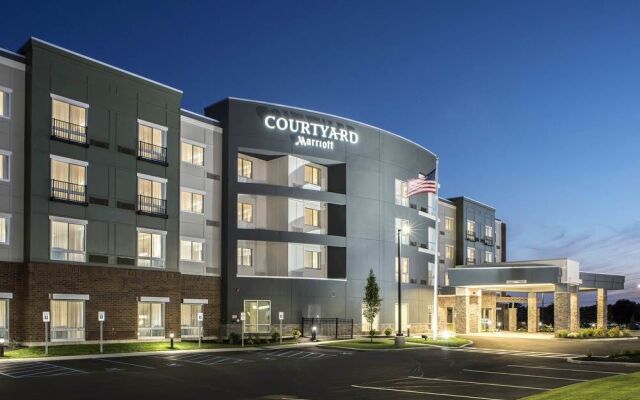 Courtyard Clifton Park