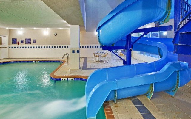 Holiday Inn Express Hotel & Suites Dickinson by IHG